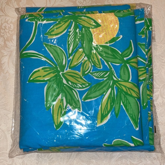 Lilly Pulitzer® Juice Stand Shower Curtain, EUC - Picture 5 of 5